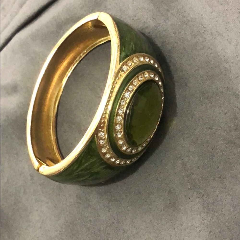 Stunning green and gold bracelet